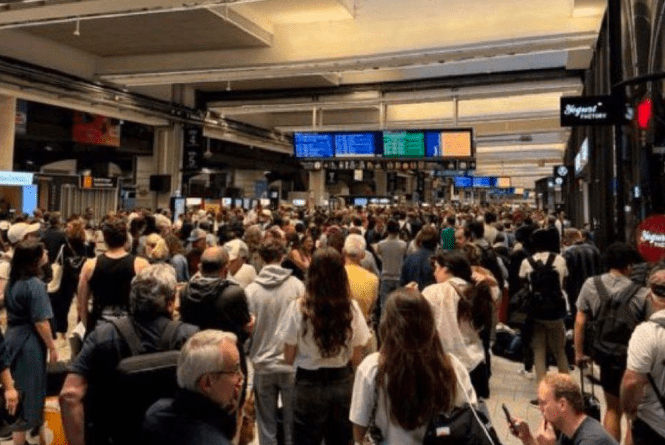 Sabotaje en París atacan red de trenes previo inauguración de los Juegos Olímpicos
