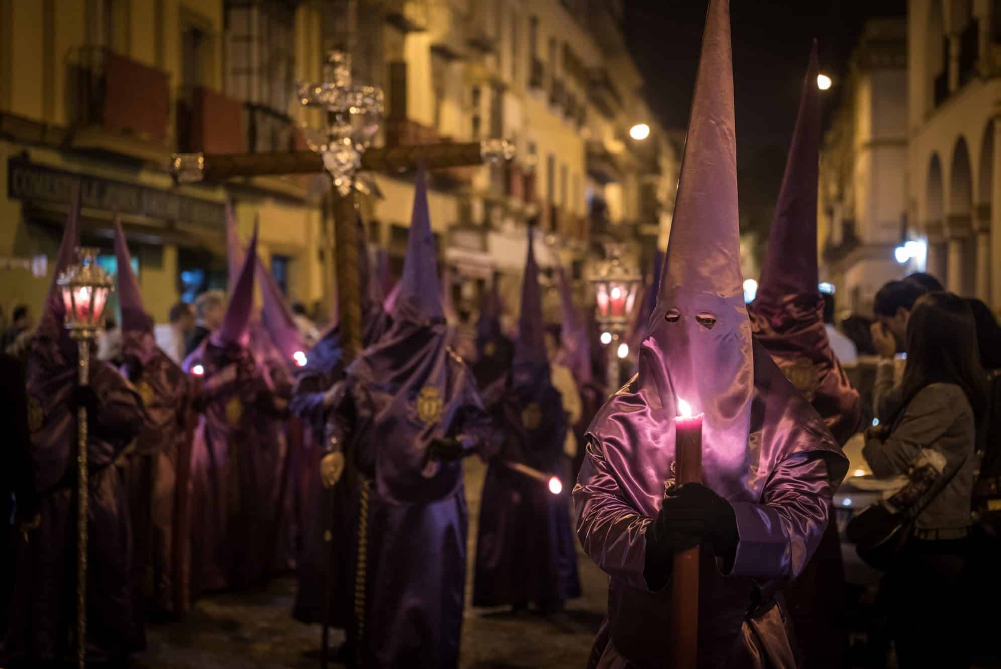 La Semana Santa es una de las celebraciones religiosas más significativas para los católicos en todo el mundo. Cada país tiene sus propias tradiciones para conmemorar la Pasión, Muerte y Resurrección de Jesucristo, y aunque las prácticas varían, todas comparten un mismo objetivo: la reflexión espiritual y el renacimiento de la esperanza.