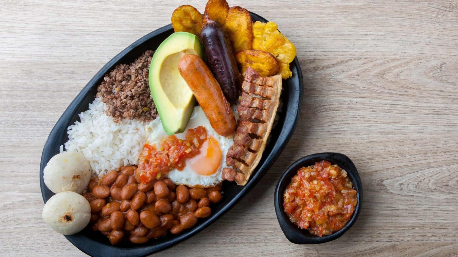 Medellín es la tercera mejor ciudad para comer en el mundo, por encima de Madrid y París