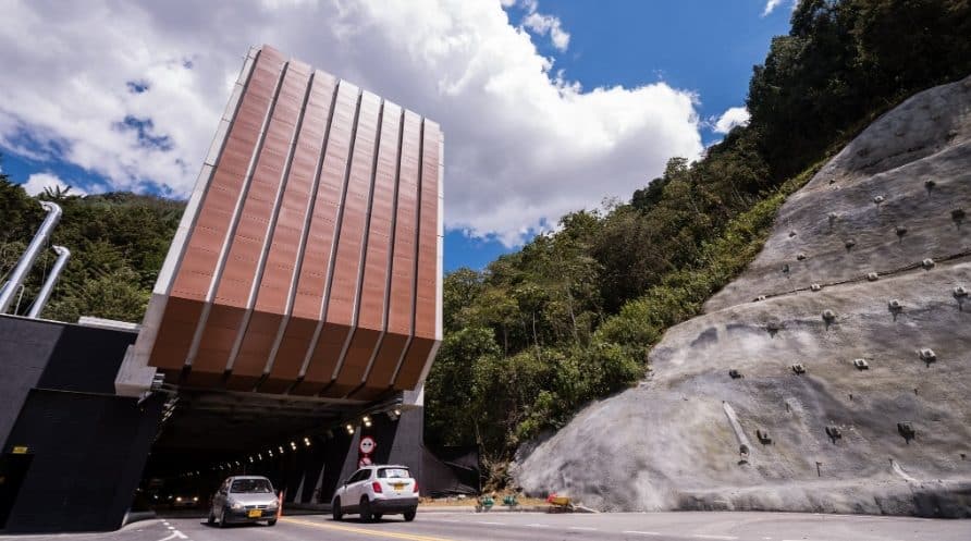 Túnel de Oriente