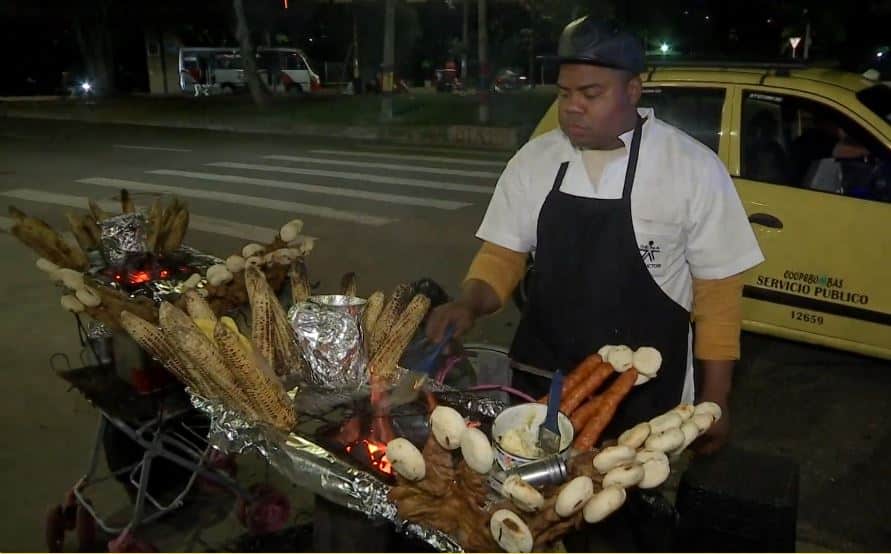 Venteros del estadio son los más afectados tras la eliminación de Medellín y Nacional
