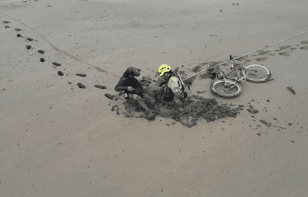 [Video] Hombre quedó atrapado en sedimentación del embalse de Guatapé y así lo rescataron[Video] Hombre quedó atrapado en sedimentación del embalse de Guatapé y así lo rescataron
