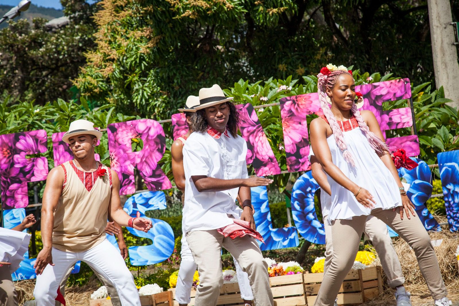 Viva la Feria de las Flores programación, lunes 5 de agosto