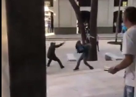 Hombre atacó con un machete a policía en pleno Palacio de Justicia, en Medellín