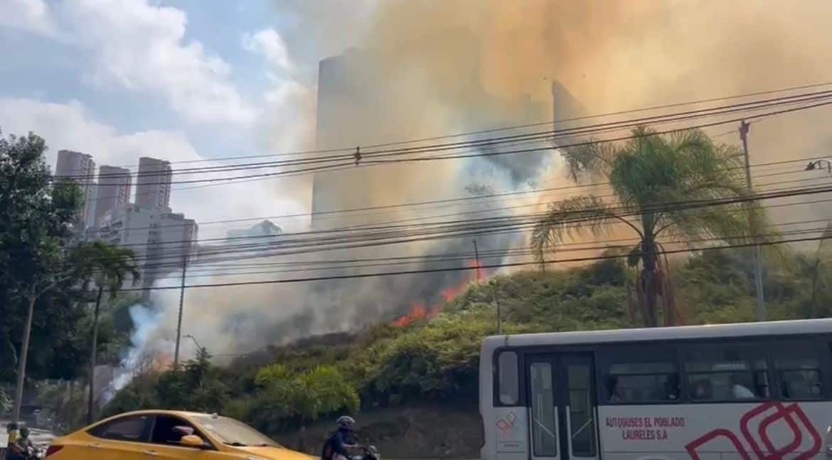 ¡Atención! A esta hora se presenta un incendio en avenida Las Palmas