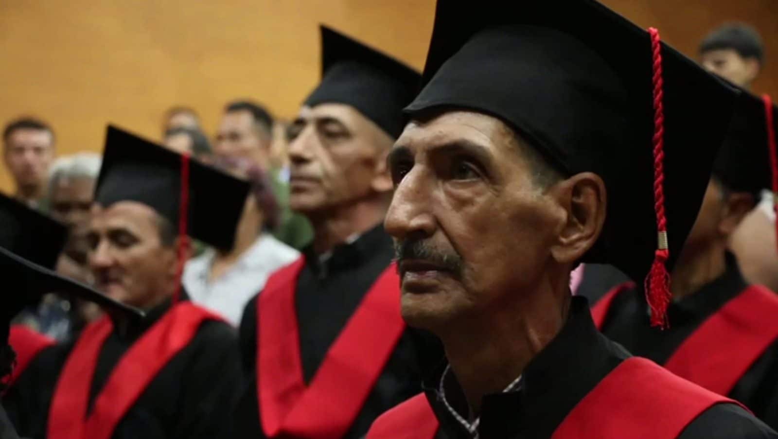 36 exhabitantes de calle se graduaron del proceso de resocialización en Medellín