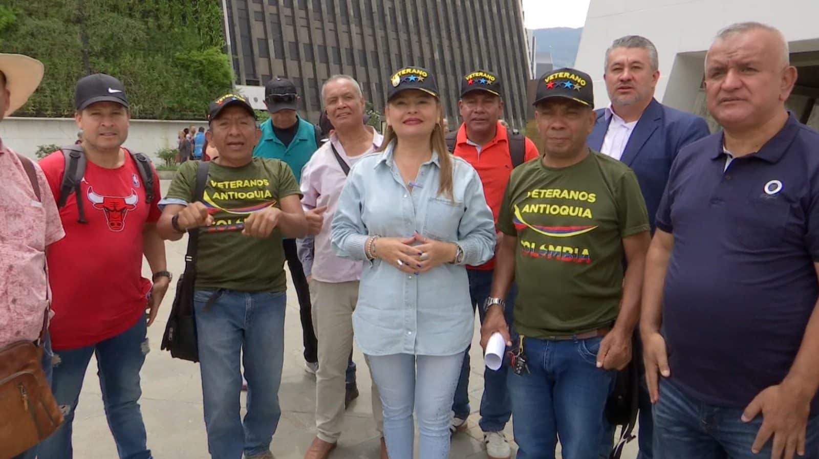 Alcalde de Medellín y concejales cuestionan iniciativa de entregar hotel a la 'Primera Línea'