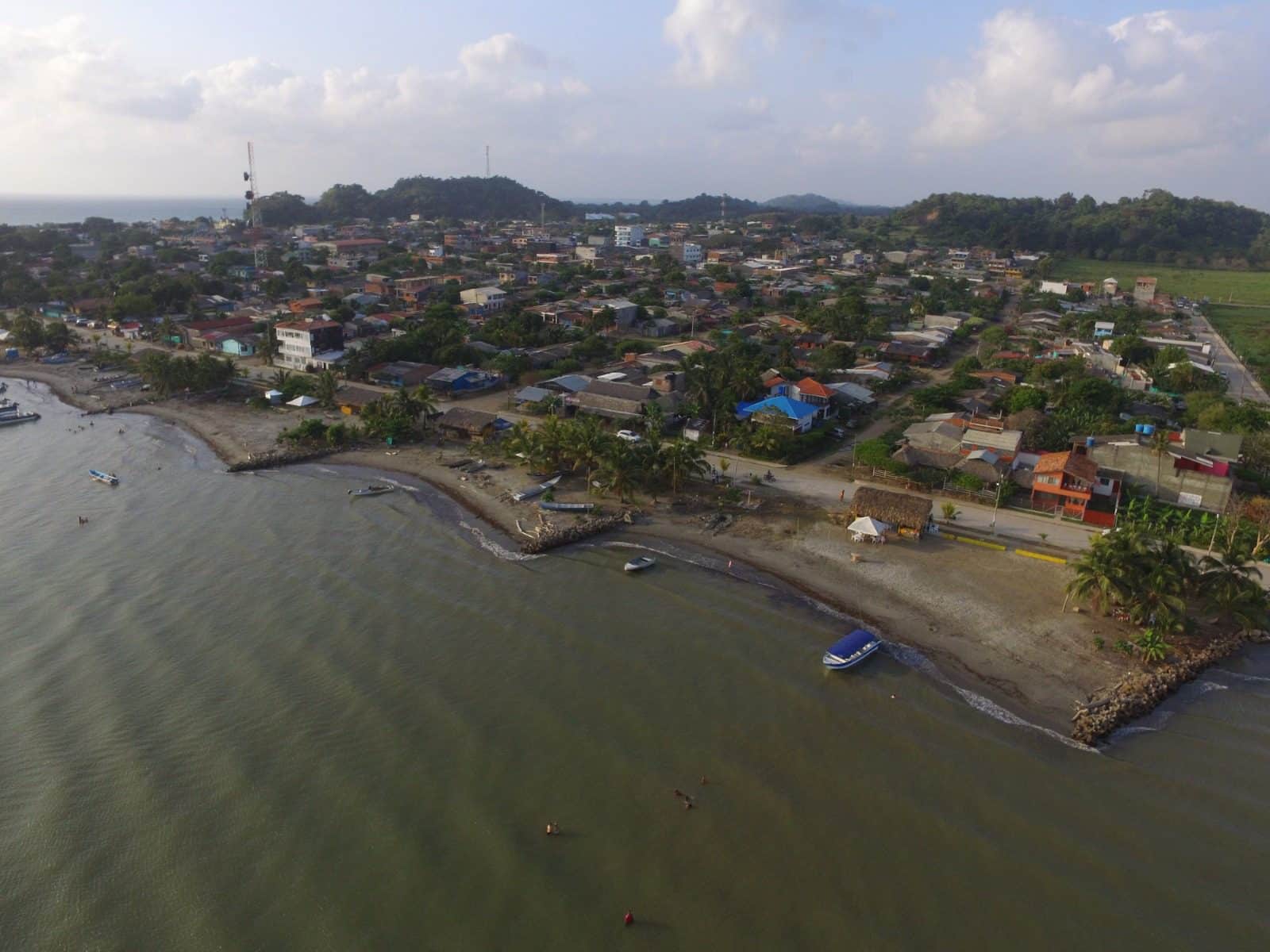 Playas de Necoclí se encuentran restringidas por fuerte oleaje