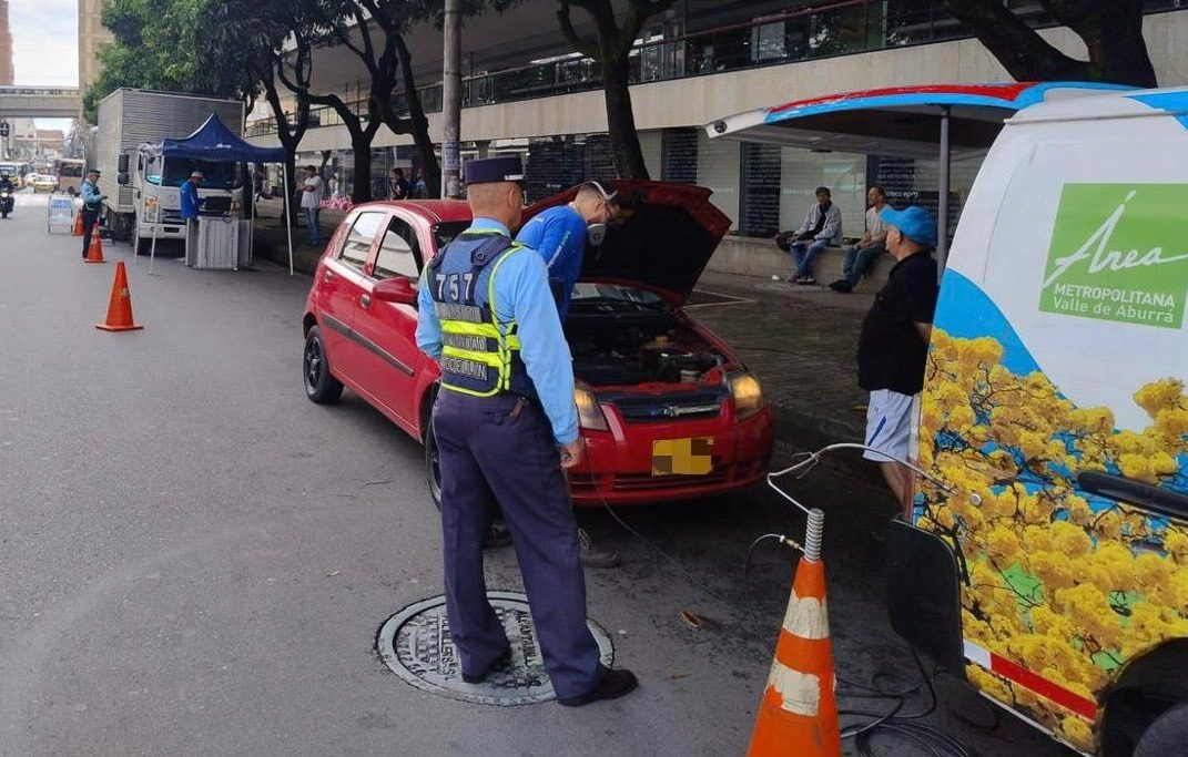 Rotación del pico y placa que circula en redes sociales es falsa: Secretaría de Movilidad