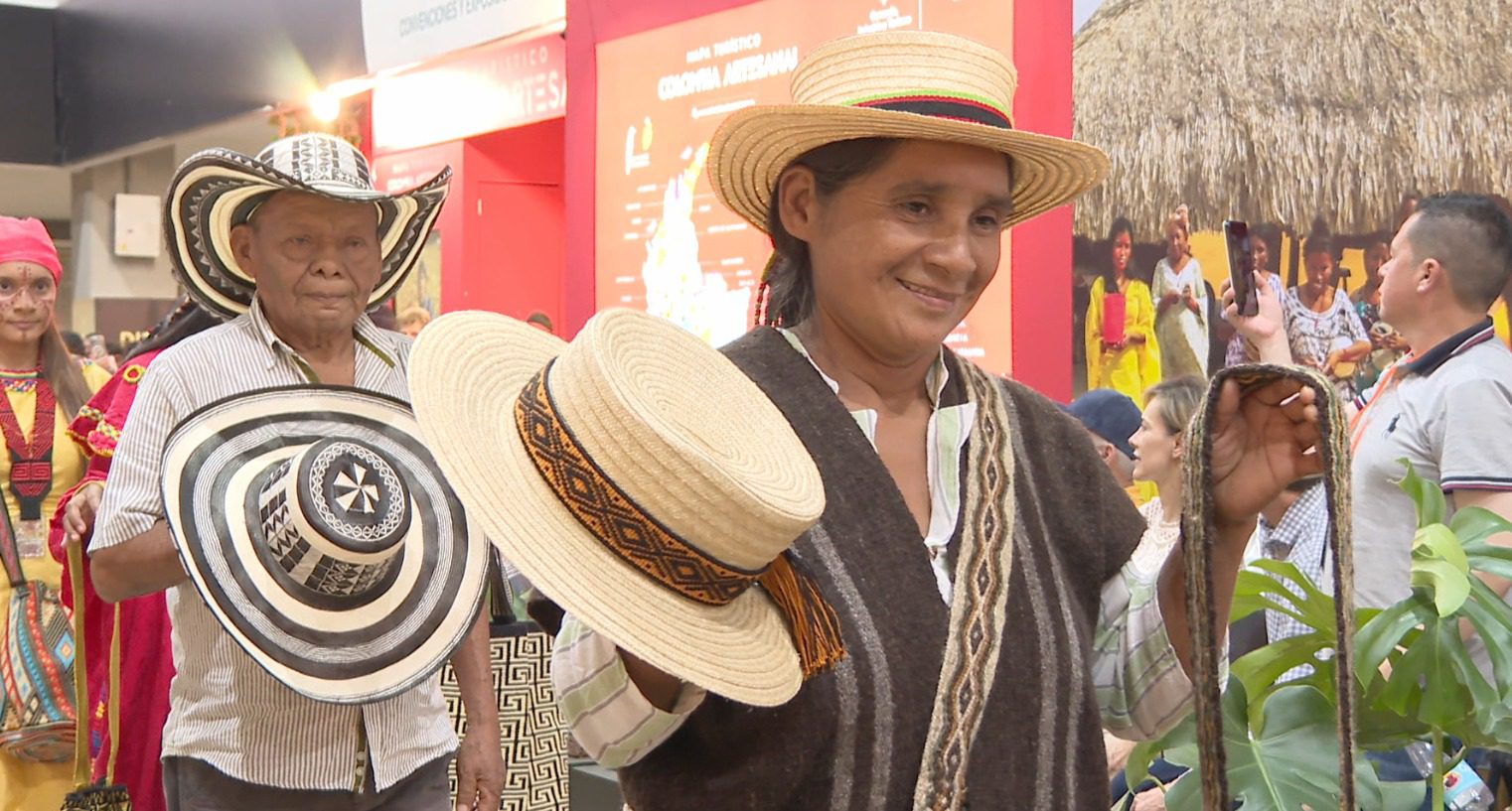Así fue el desfile de moda de Expoartesano que homenajeo a los pueblos colombianos