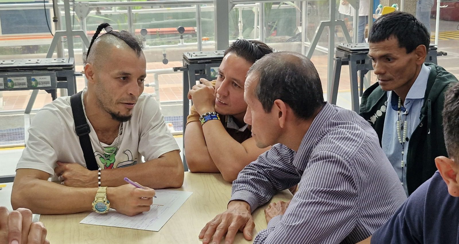 Alcaldía de Medellín y el SENA dan cursos a habitantes de calle para su resocialización