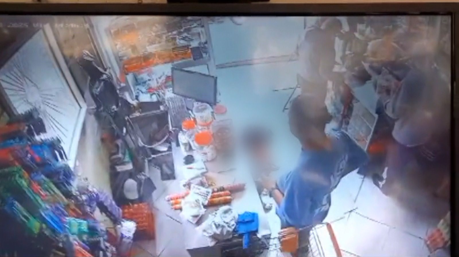 Hombre atacó a otro con arma blanca delante de su hija de 4 años en Bello