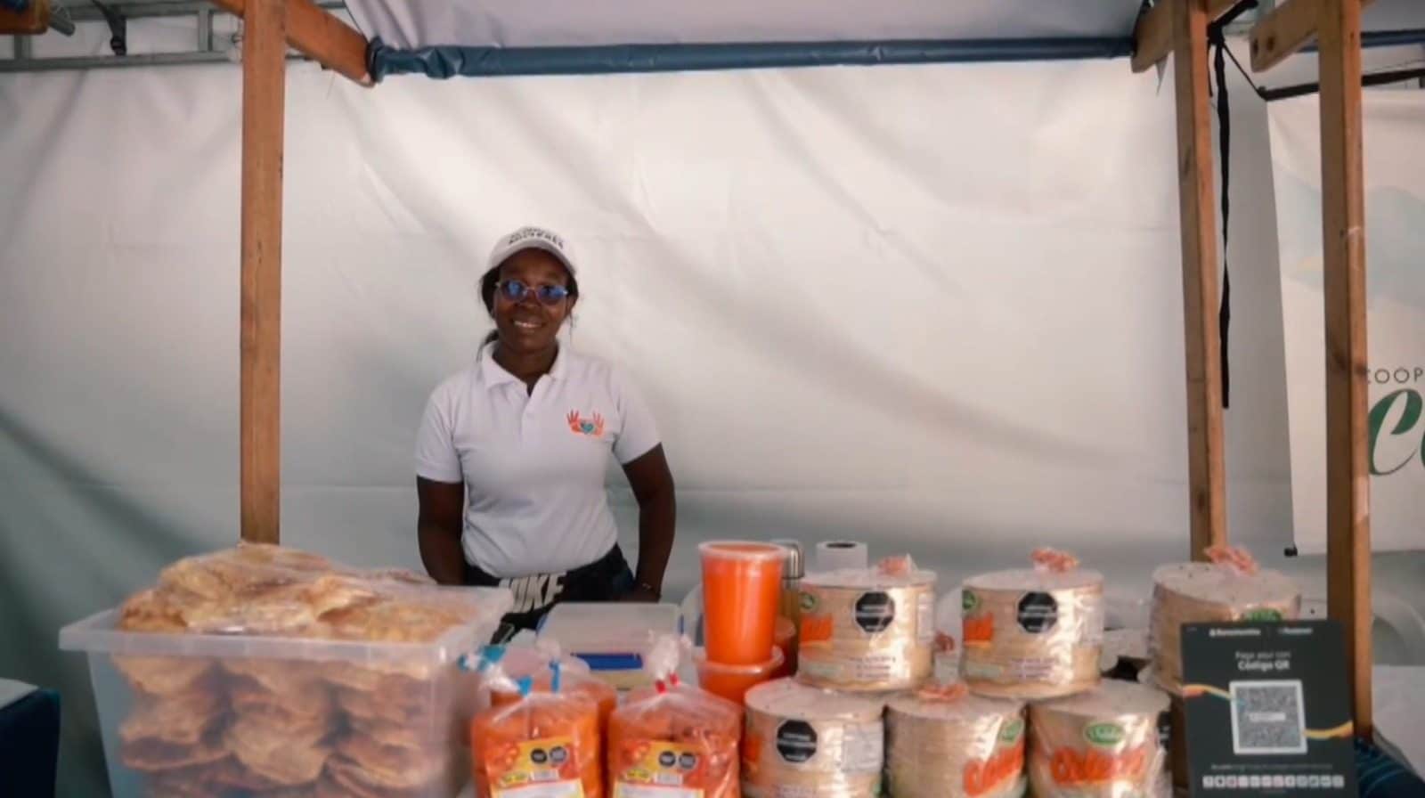 Emprendimientos de 226 firmantes de paz y comparecientes reciben apoyo del Distrito