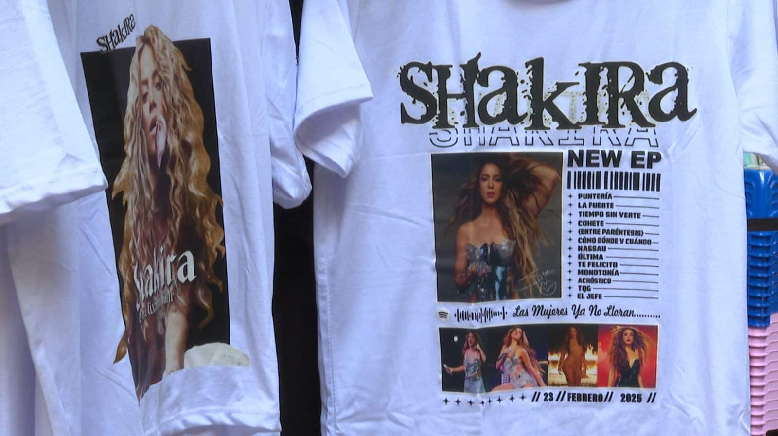 Mujer vendió más de 750 camisetas que tenía desde la cancelación del concierto de Shakira