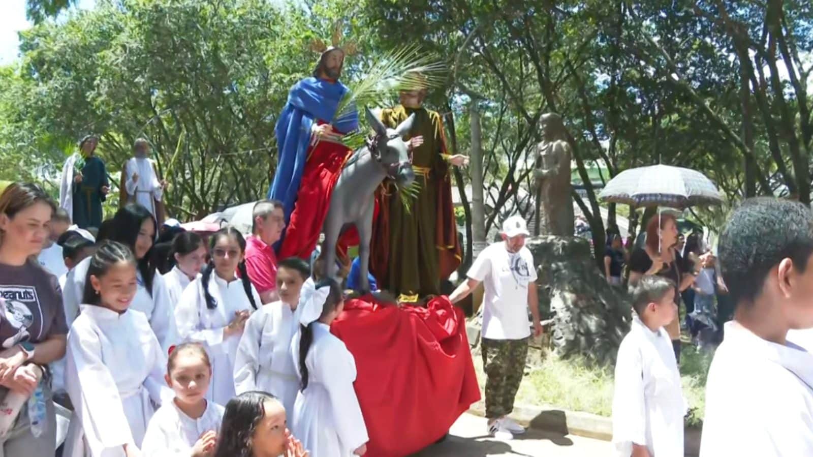 Comenzó Semana Santa: así se vivió el Domingo de Ramos en iglesia de Bello