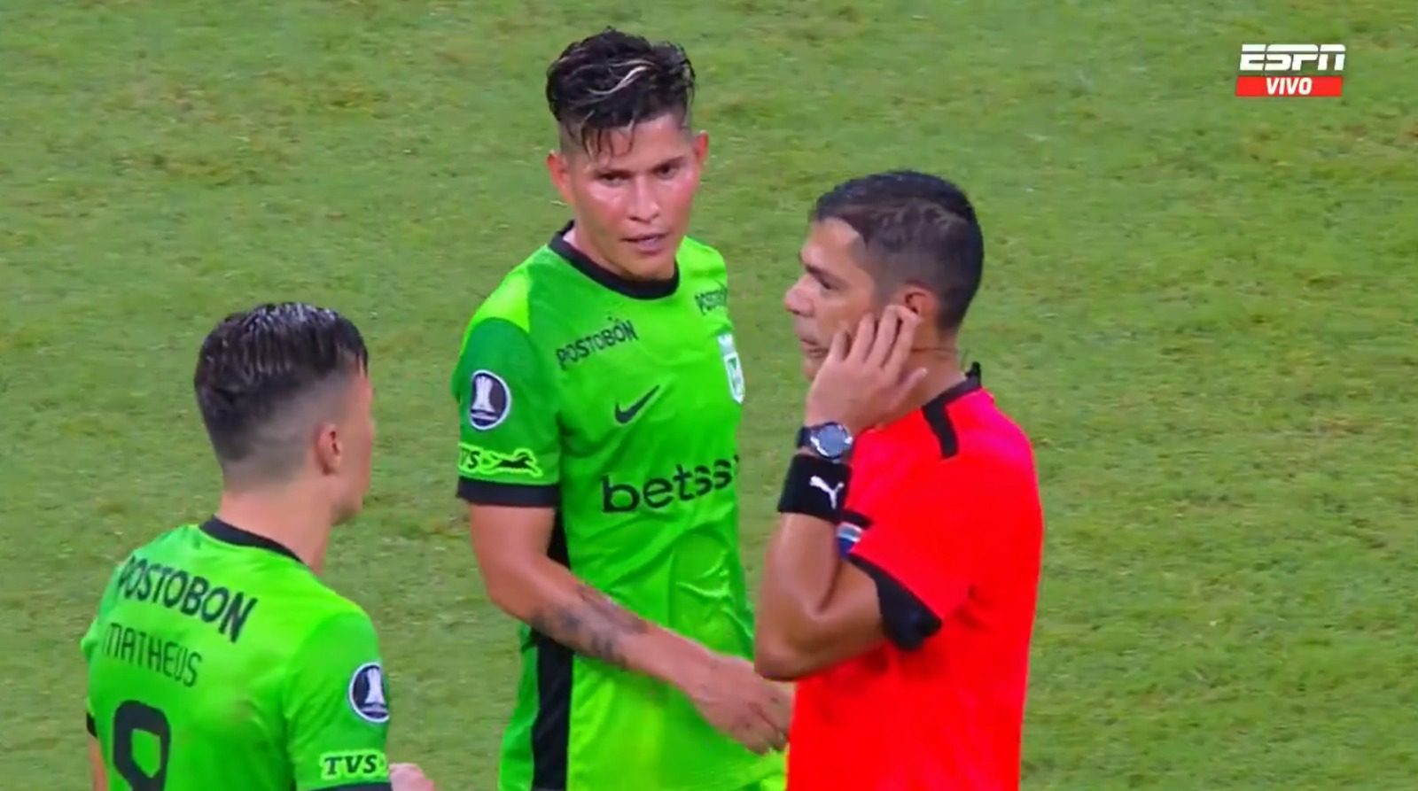 Era gol de Asprilla: hinchas de Nacional rechazan decisión arbitral vs. Bahía