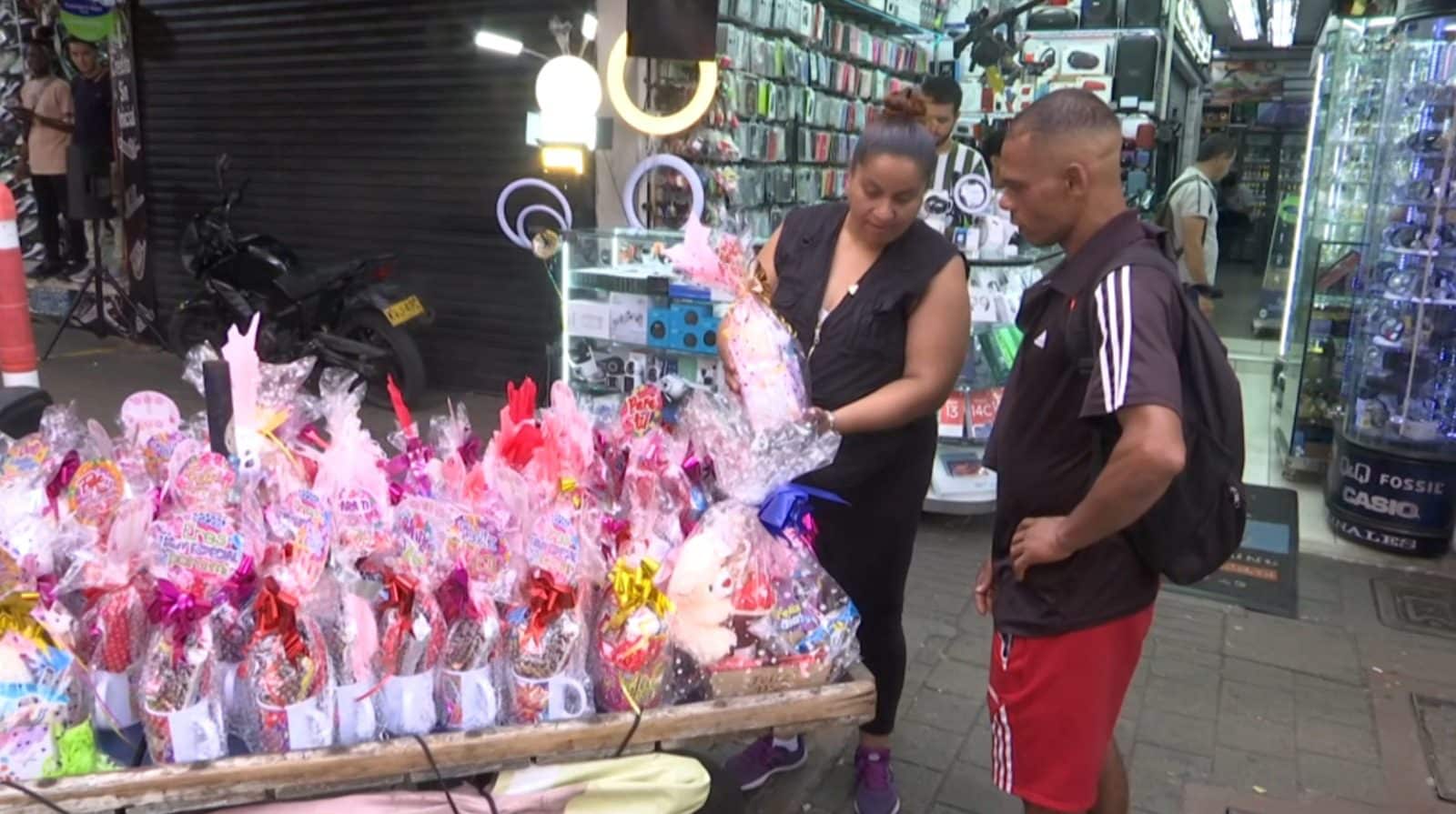 Así viven los comerciantes el Día de la Madre en el centro de Medellín