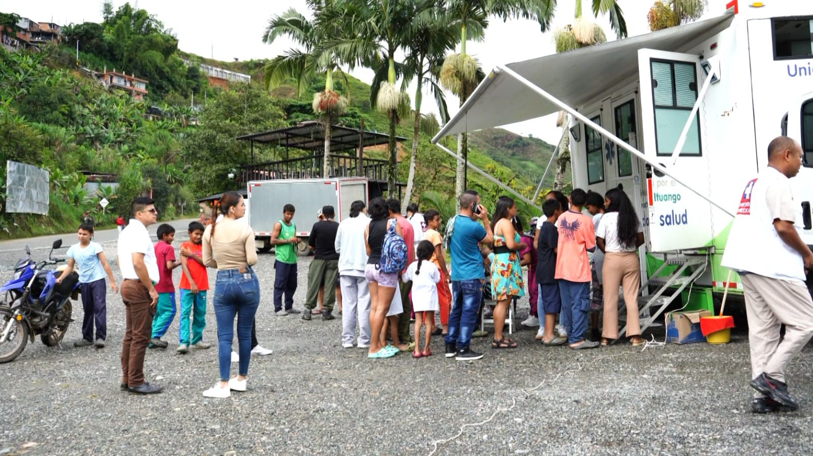 Niños están desescolarizados en Valdivia por enfrentamiento de grupos armados