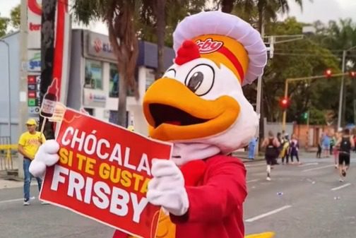 “Estamos con ustedes”: Frisby es apoyado por marcas y campaña se hace viral