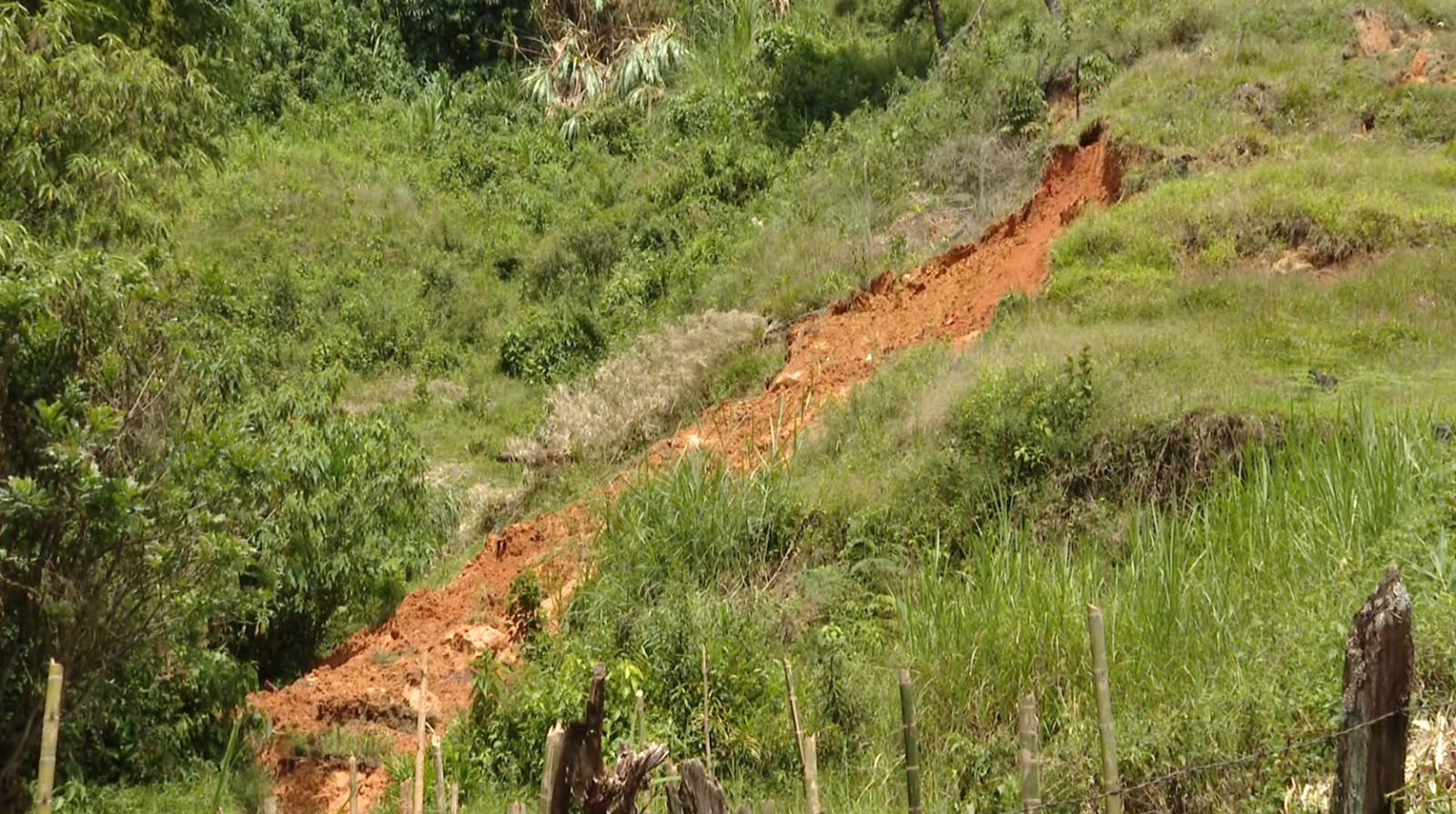 Ordenan evacuación de 77 viviendas en San Antonio de Prado por riesgo de deslizamiento