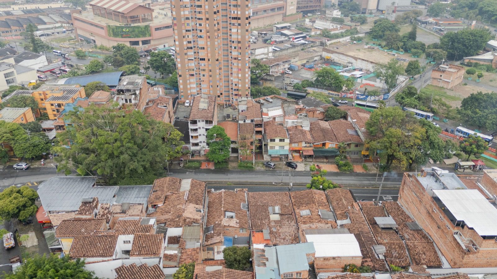 Avanza gestión predial en el Rinconcito Ecuatoriano para obras del Metro de la 80