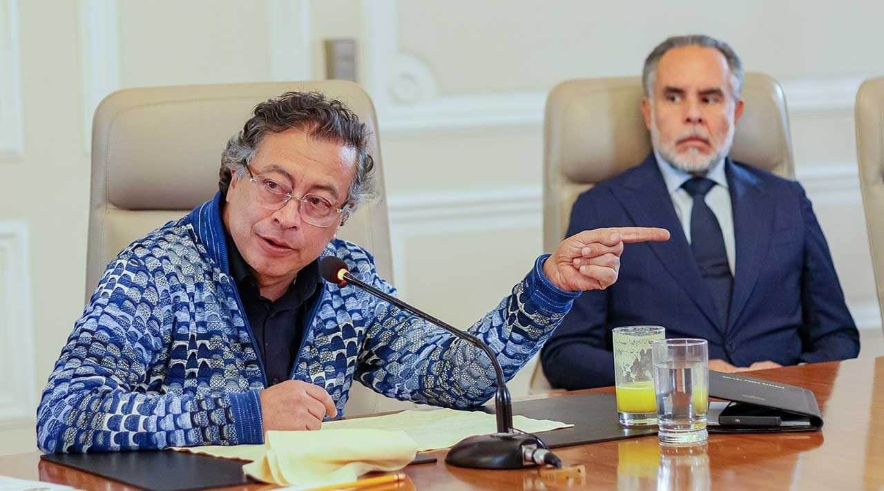 Sectores políticos reaccionaron a la convocatoria de la consulta popular vía decreto