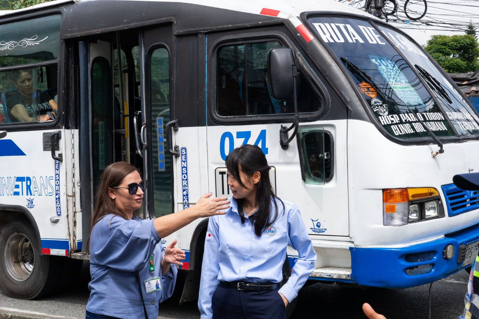 Delegación japonesa impulsa la movilidad sostenible en Medellín con apoyo al Metro ligero de la 80