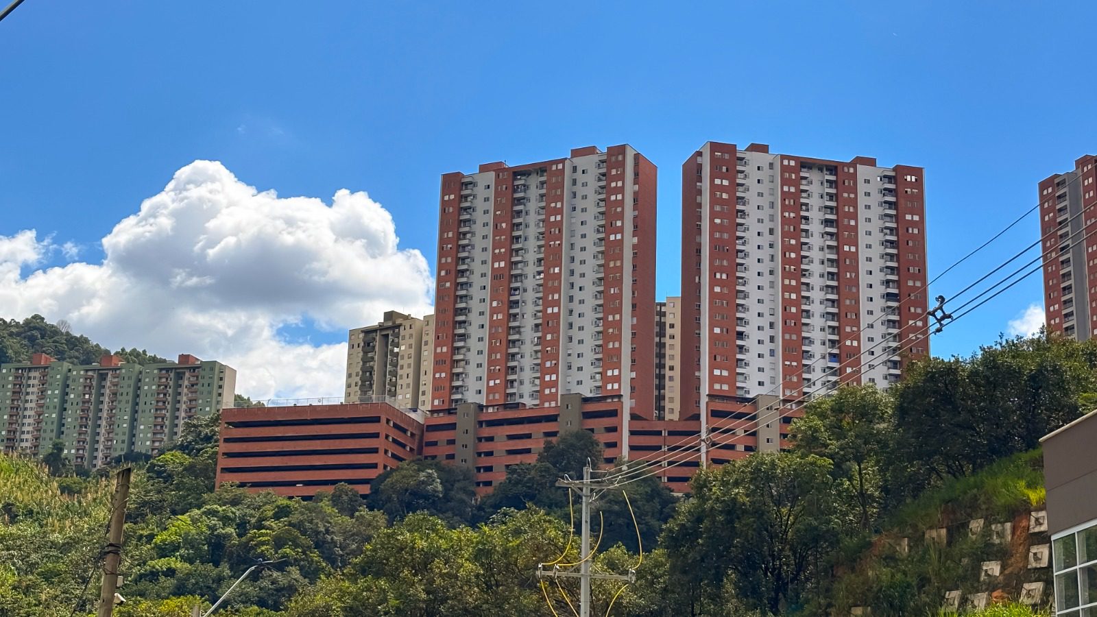 Pilas: más de 150 proyectos de vivienda en Medellín no cumplen la norma urbanística