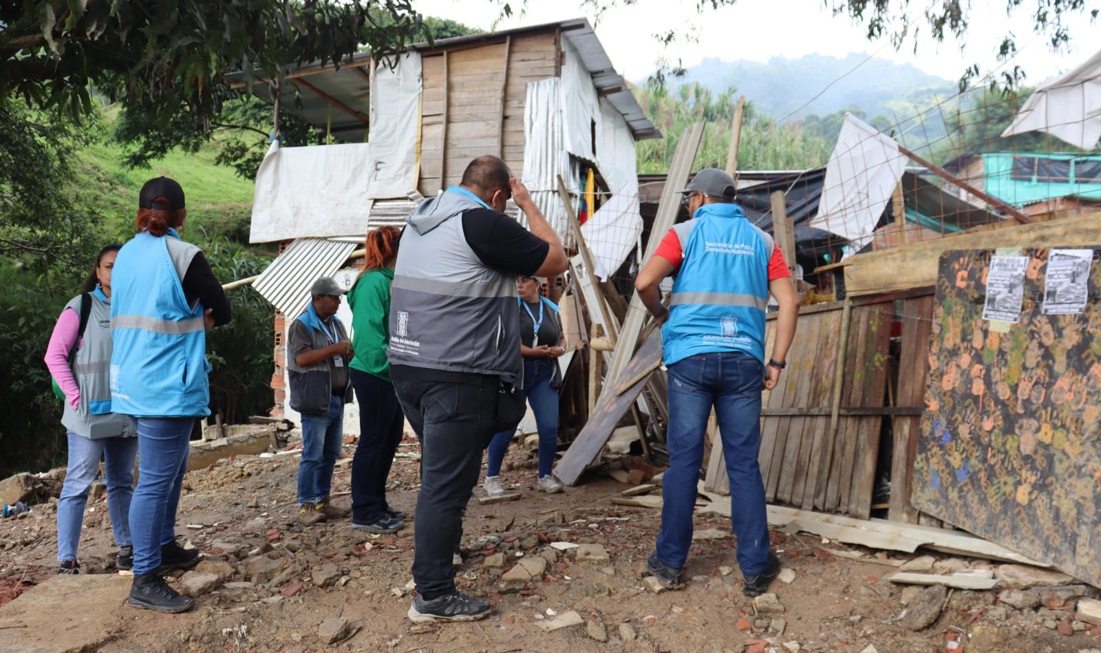 Alcaldía de Medellín avanza con evacuaciones en Altavista por riesgo de deslizamientos