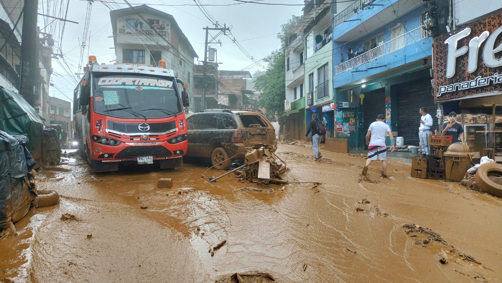 Fuertes lluvias ocasionaron emergencias en Santo Domingo, Zamora y El Pinar