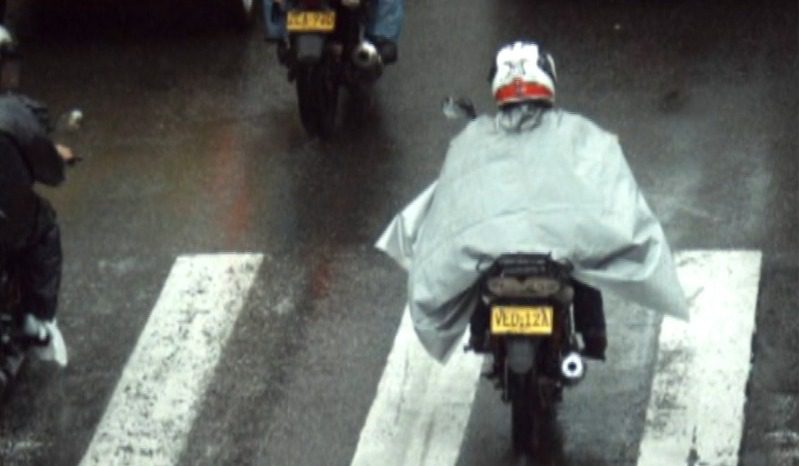 Hombre vendió su moto sin traspaso y hoy debe 15 millones en fotomultas