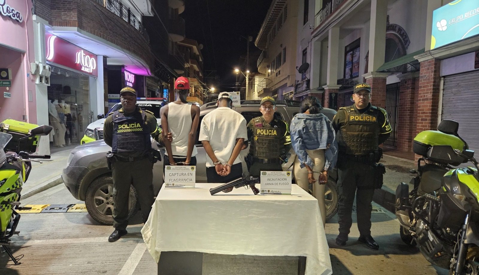 Capturan a tres personas que transportaban un lanzagranadas en la vía Medellín-Chocó