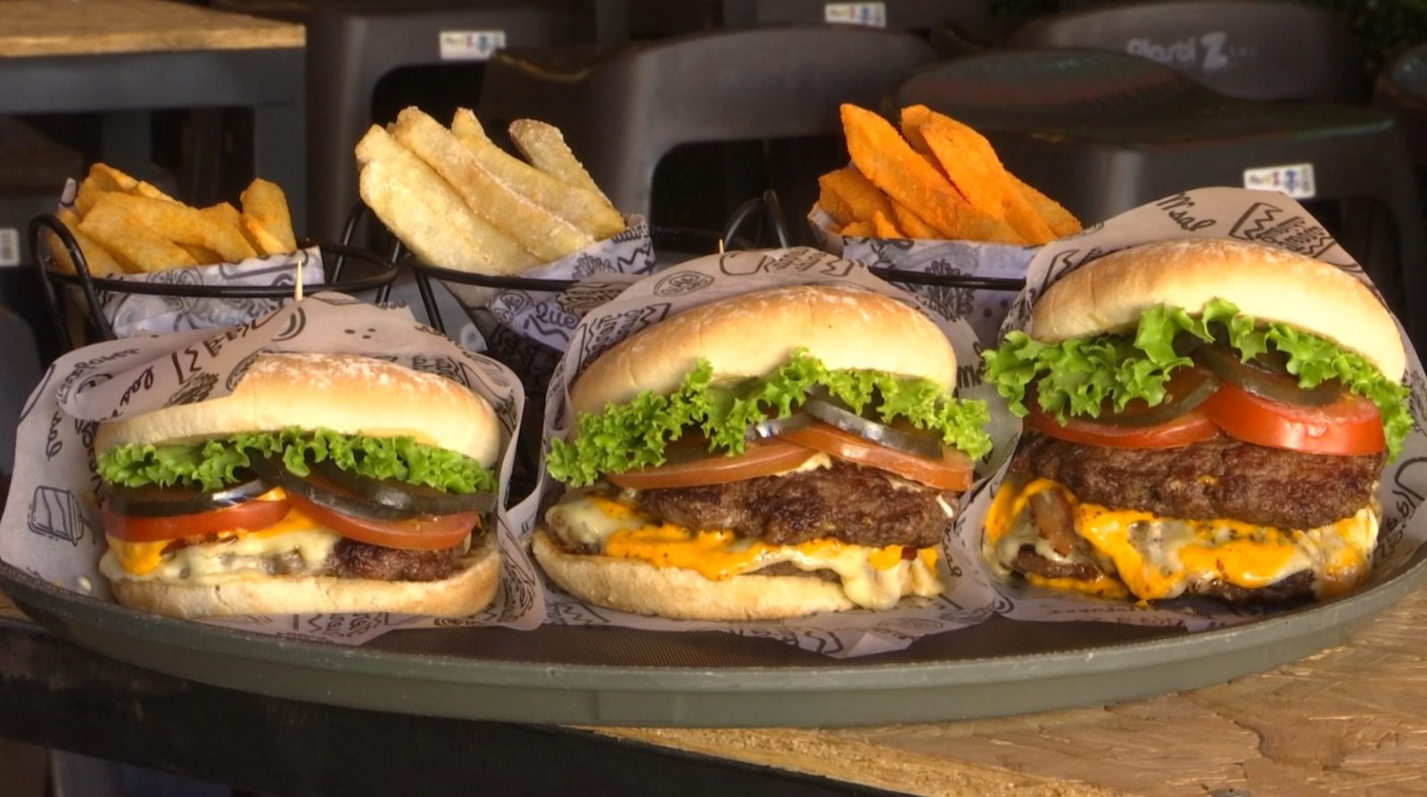 Así comenzó negocio de hamburguesas al que hoy la gente le hace fila