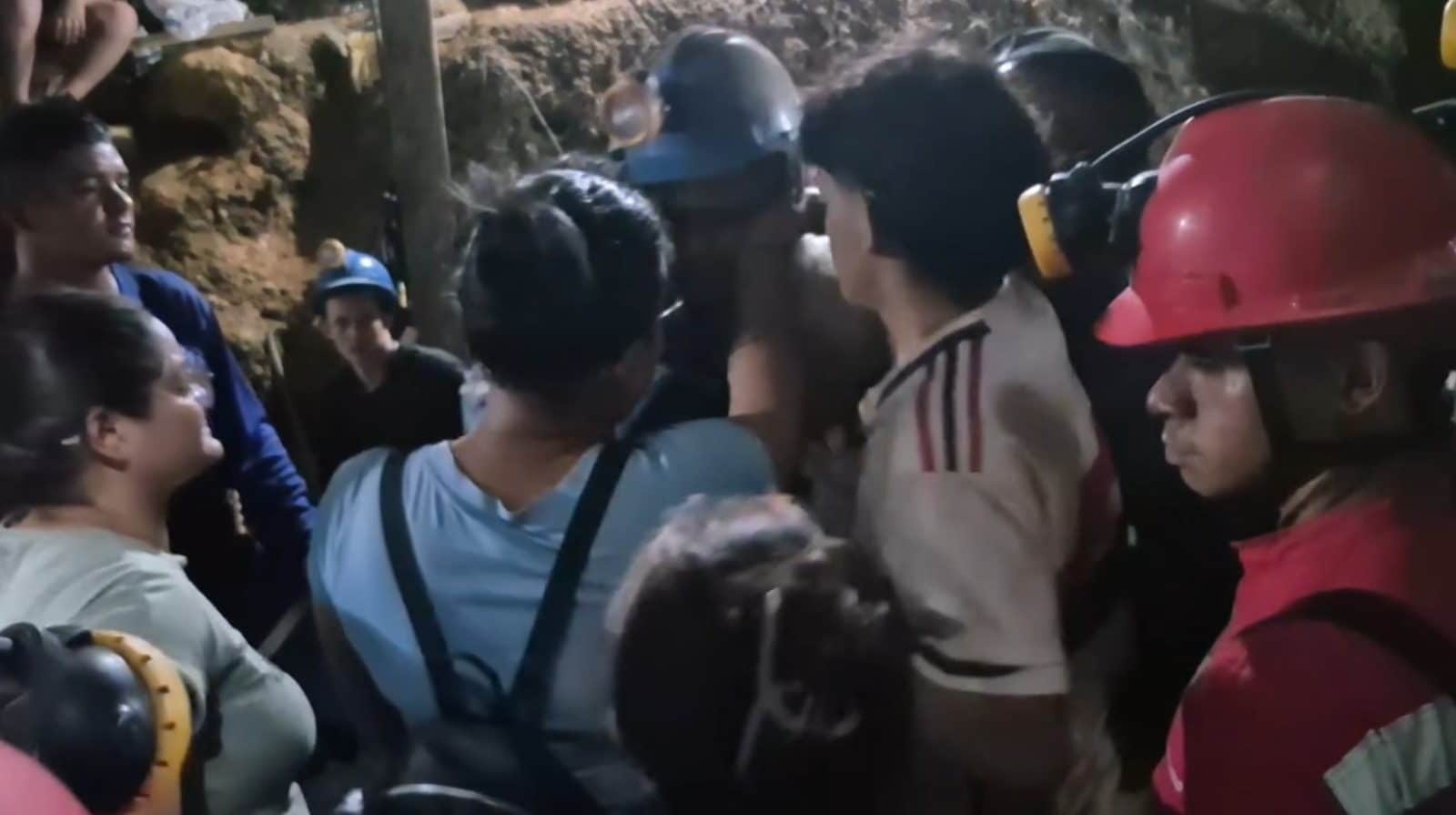 Rescatan a 18 mineros que se encontraban atrapados en Remedios