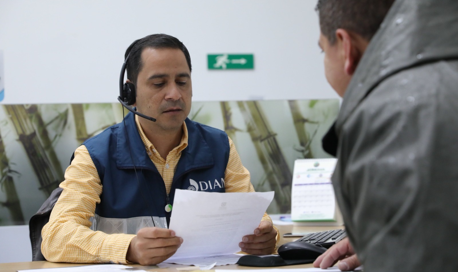 ¿Le toca declarar renta? Expertos explican topes y qué debe tener a la mano