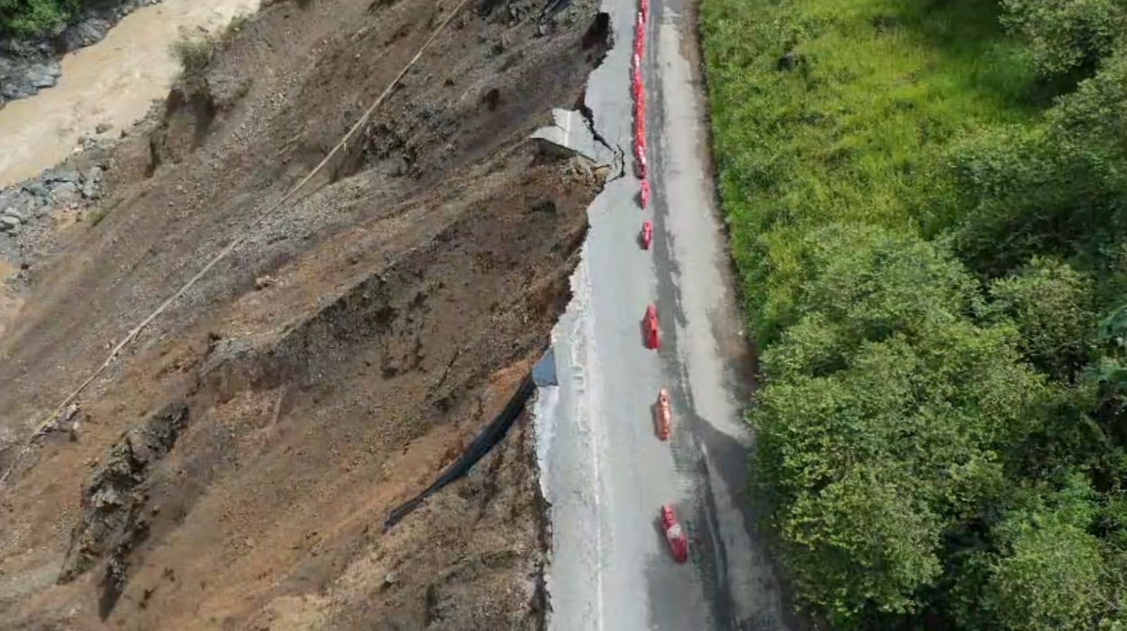 Vía en sector Sinifaná fue reabierta con restricciones: así avanzan las obras