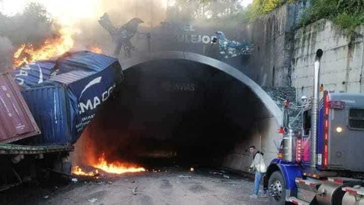 Trágico accidente en el Alto de la Línea: colisión de dos tractomulas causó un incendio