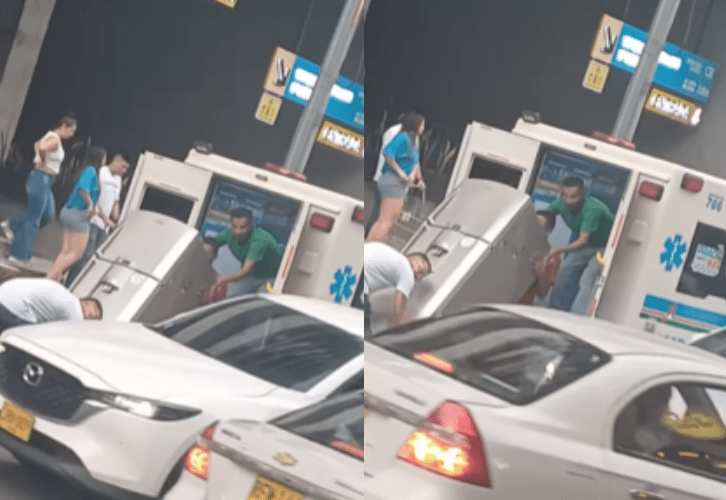 Usaron ambulancia para trasportar una lavadora y quedaron captados en video