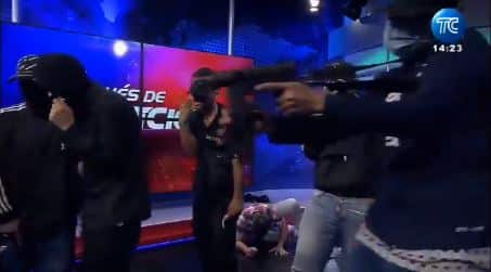Grupo armado toma noticiero ecuador