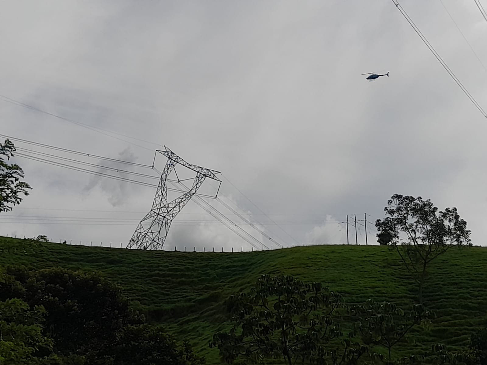 Atentan con explosivos contra torre de energía en Maceo, Antioquia