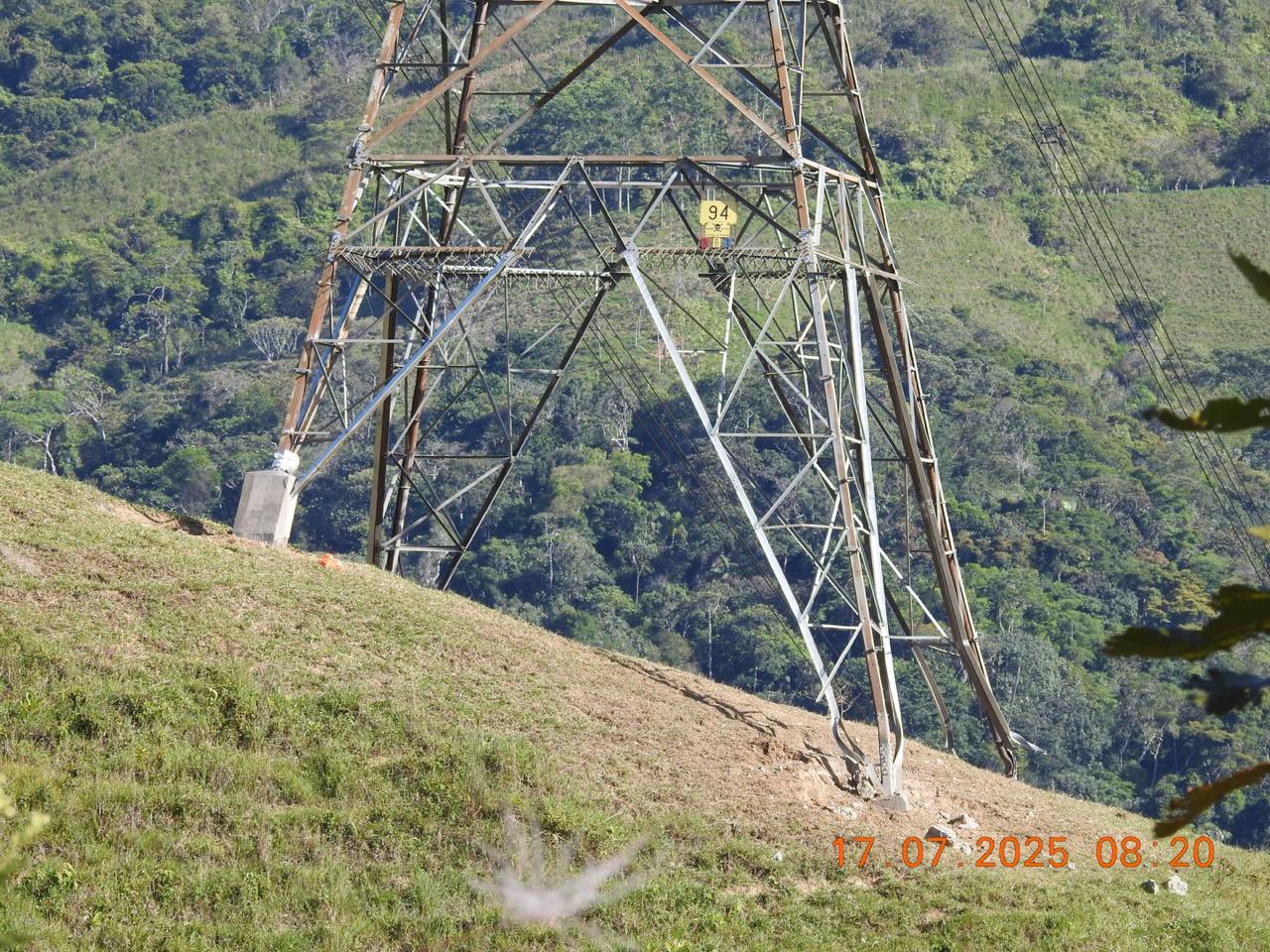 Durante 12 horas estuvo San Roque sin luz tras atentado a torre de energía