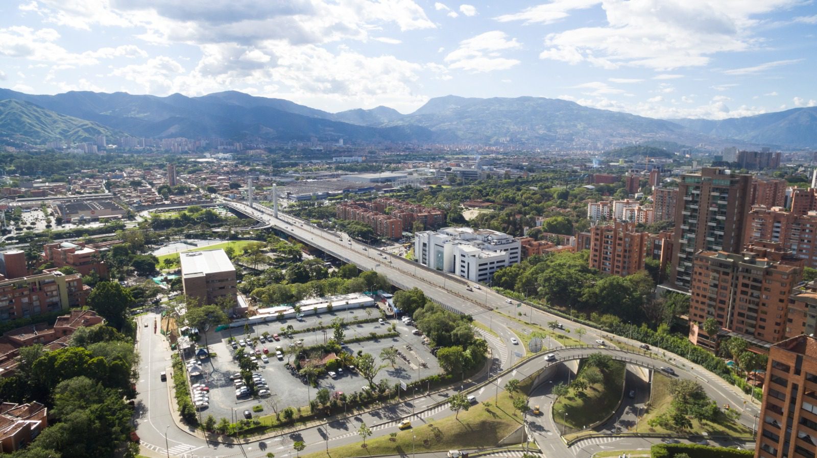 El Bureau de Medellín recibe acreditación internacional de alta calidad