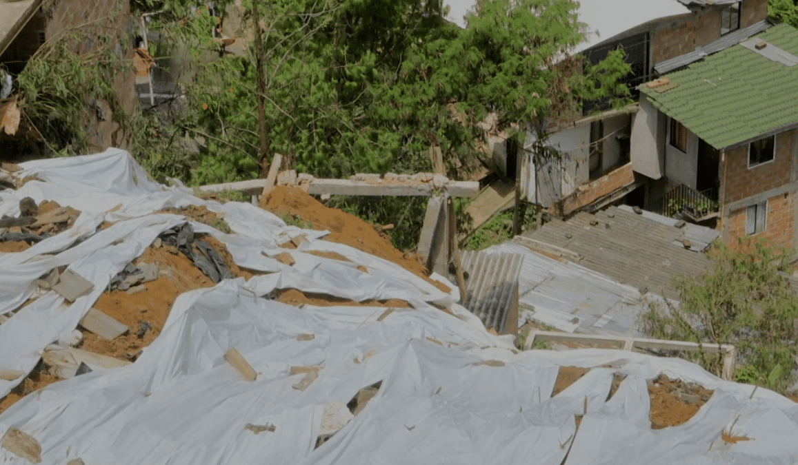 El drama de los afectados por el deslizamiento en Villatina
