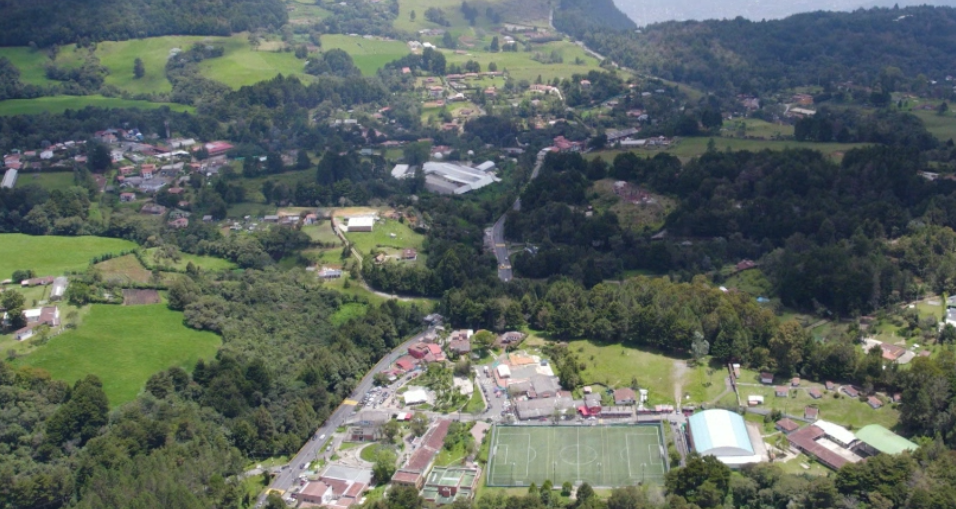 Cerca de 500 habitantes de Santa Elena acceden a educación postsecundaria con apoyo de Sapiencia