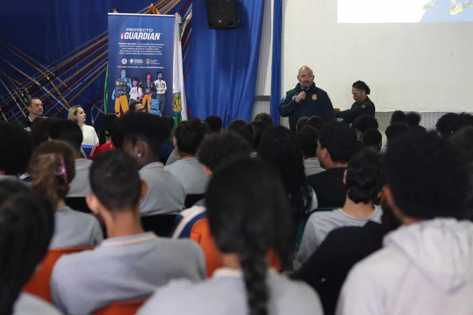 Estrategia para prevenir el abuso en internet impacta a más de 10 mil jóvenes