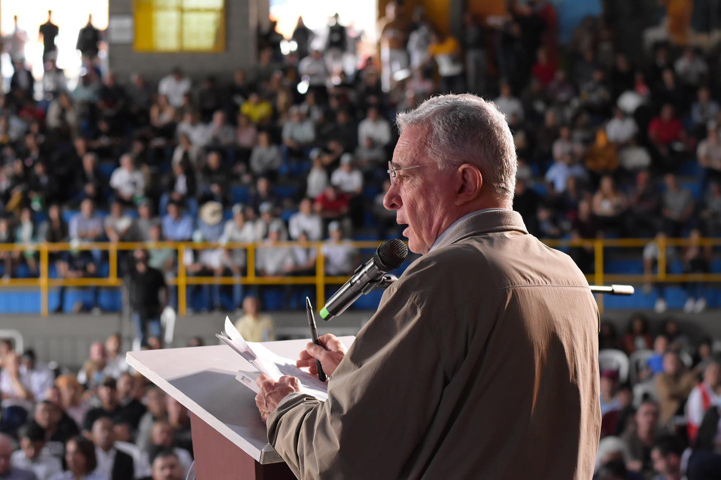 ¿Por qué Álvaro Uribe fue declarado culpable por fraude procesal y soborno en actuación penal?