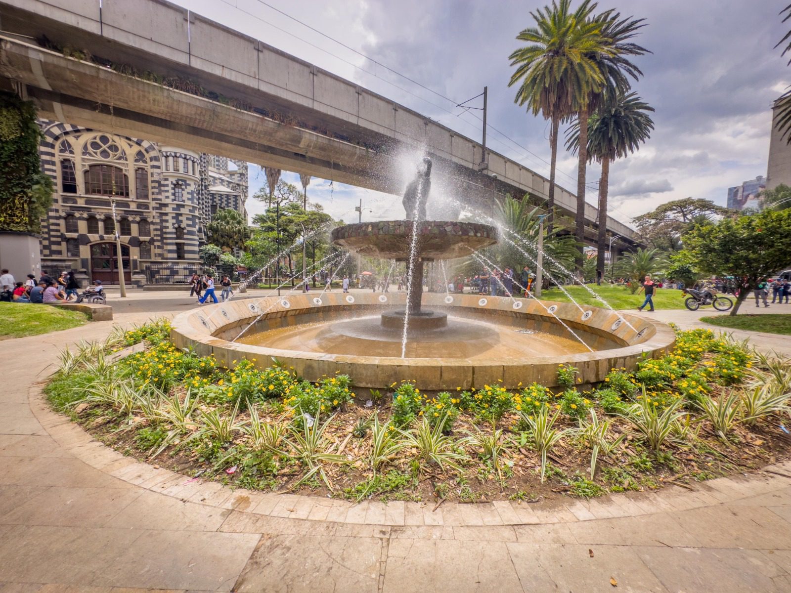 Restauran fuentes de Medellín para embellecer el paisaje urbano 