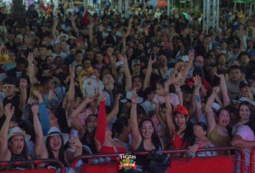 ¡Qué susto! Lanzan gas pimienta en medio de multitud que disfrutaba fiestas de Andes