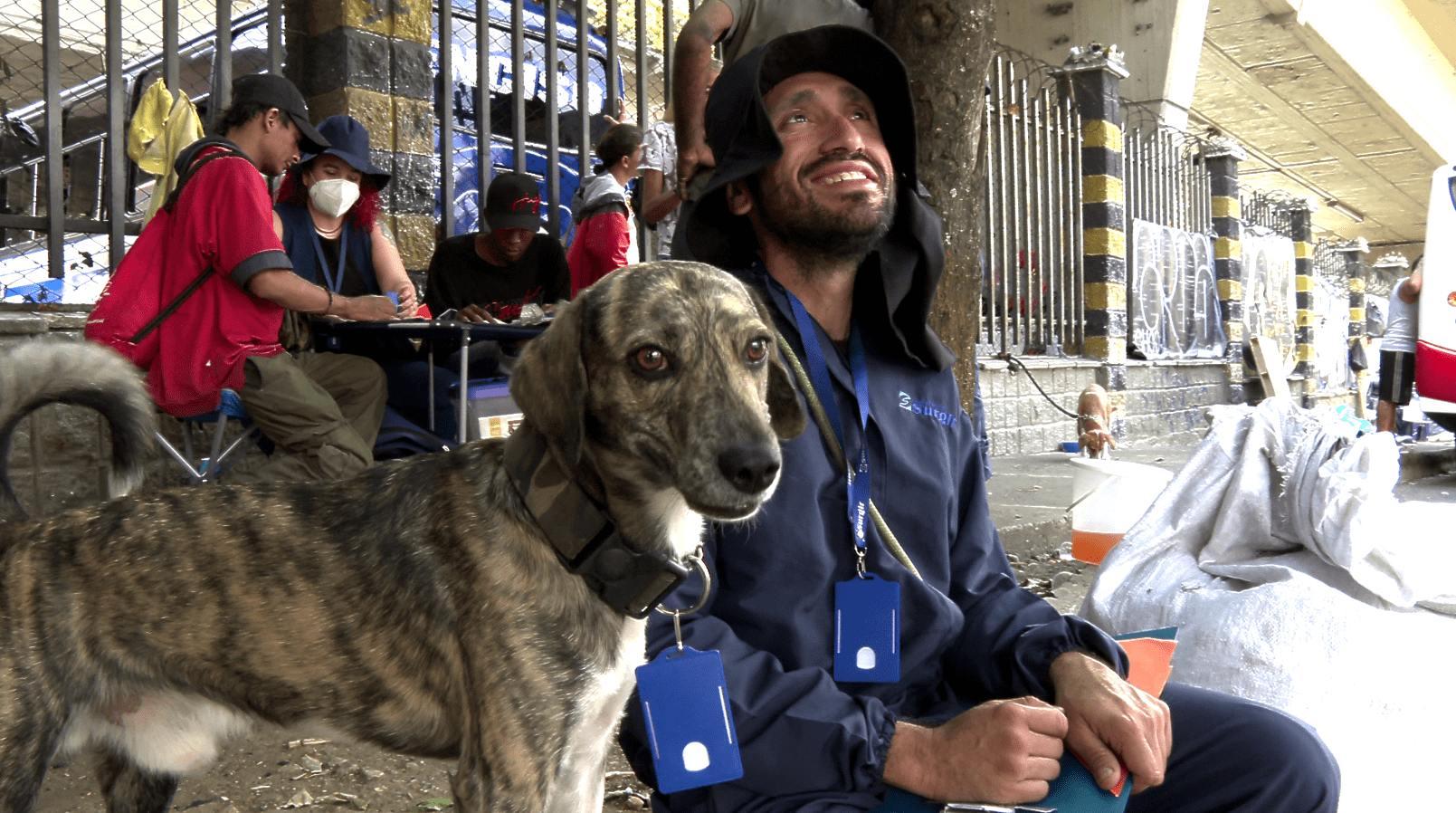 Jonathan pasó de ser habitante de calle a agente par