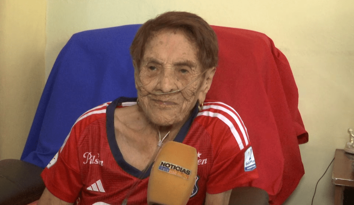 Abuela de 104 años espera que el Medellín le dé hoy la alegría de la séptima estrella